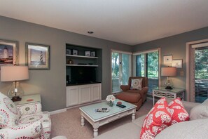 Televisión de pantalla plana y reproductor de DVD 