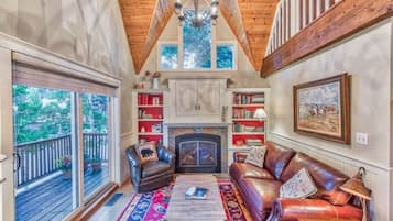 Smart TV, fireplace, DVD player, books