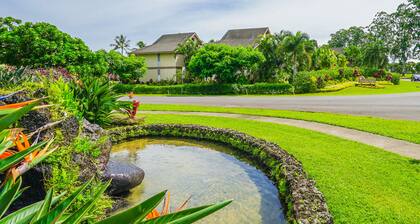 Cozy studio with a furnished lanai, shared pool, hot tub, & BBQs