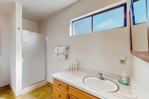 Kostenlose Toilettenartikel, Handtücher