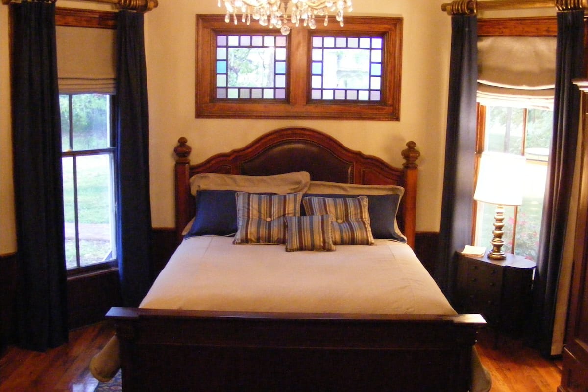 Eenvoudige suite, 1 kingsize bed, uitzicht op tuin (Magnolia) | Lakens van Egyptisch katoen, luxe beddengoed, individueel gedecoreerd