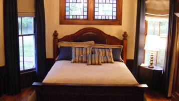 Basic Suite, 1 King Bed, Garden View (Magnolia)