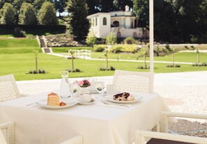 Lunch and dinner served, garden views