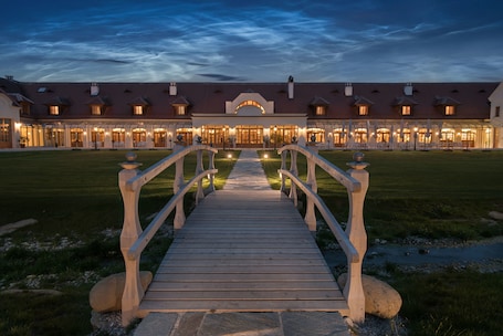 Front of property – evening/night. Schloss Thalheim