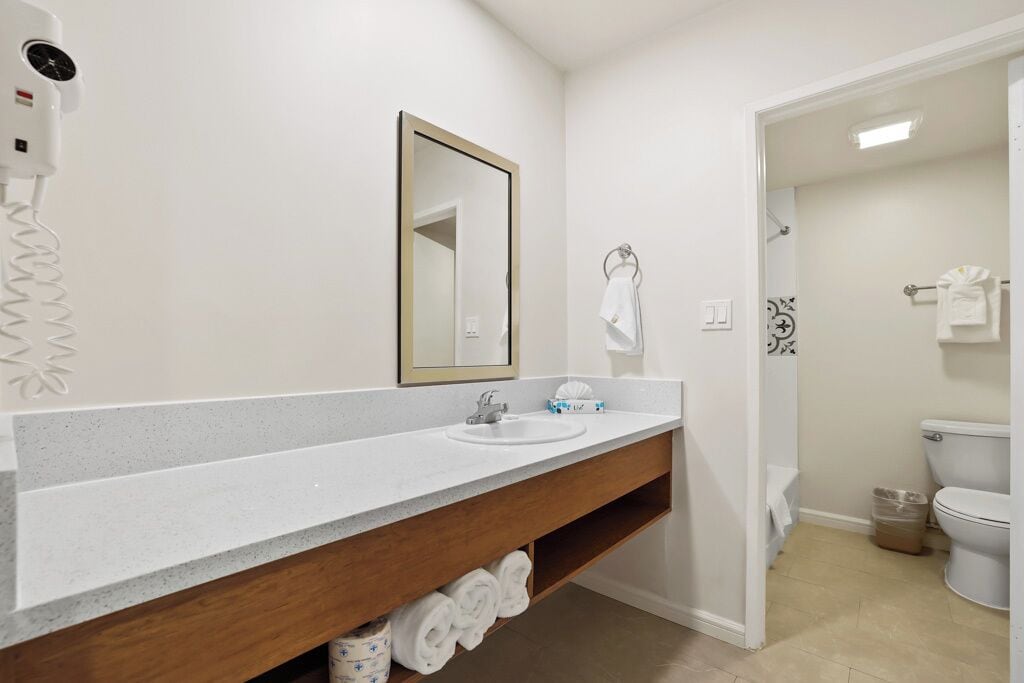 Foto - Brookhurst Plaza Inn