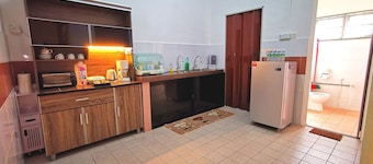 ¿POR QUÉ PAGAR MÁS @ Downtown Double Storey Homestay