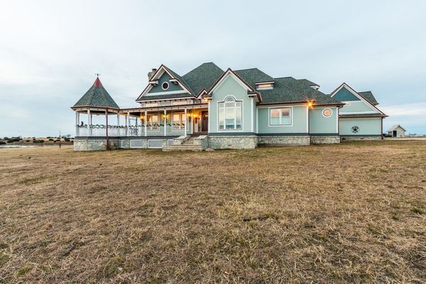 Moonshadow Ranch, Burnet County
Events & Lodging, SXSW, ACL, Fomula 1 & Reunion