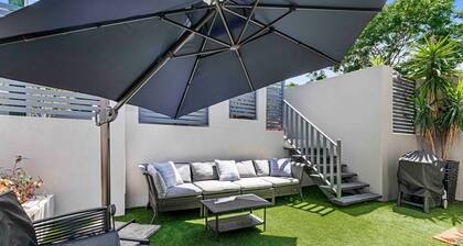 Park Avenue 1BR Hideaway King Bd Private Courtyard