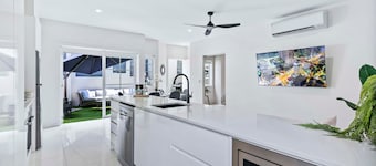 Park Avenue 1BR Hideaway | Close to Shops & Hosp
