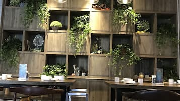 Breakfast, lunch and dinner served