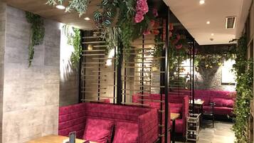 Breakfast, lunch and dinner served