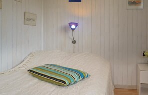 3 bedrooms, travel crib, free WiFi