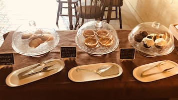 Desayuno bufé gratuito y diario