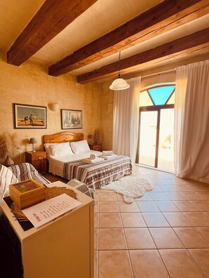 Deluxe Room, Balcony, Sea View | Premium bedding, down comforters, minibar, in-room safe - Narcisa Farmhouse B&B (Nadur)