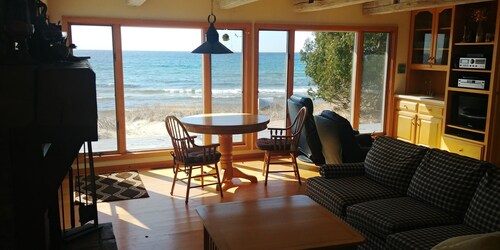 ON THE BEACH,  Borders Whitefish Dunes State Park. Best Location in Door County 