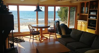 ON THE BEACH, Borders Whitefish Dunes State Park. Best Location in Door County