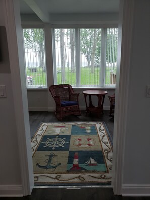 Interior - Beautiful Newer Park/Lakefront home! (Huron)