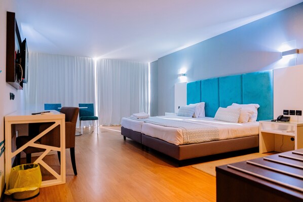 In-room safe, desk, soundproofing, free WiFi - Beira Terrace Hotel (Beira)