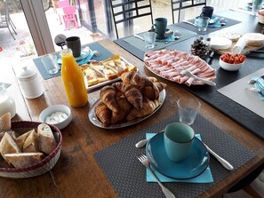 Gratis kontinental frukost varje dag 