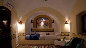 1 bedroom, premium bedding, minibar, in-room safe