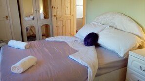 Double Room with Extra Bed | Hypo-allergenic bedding, free WiFi, bed sheets