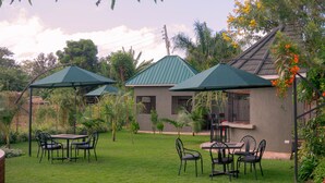 Garden - Lindrin Lodge (Moshi)