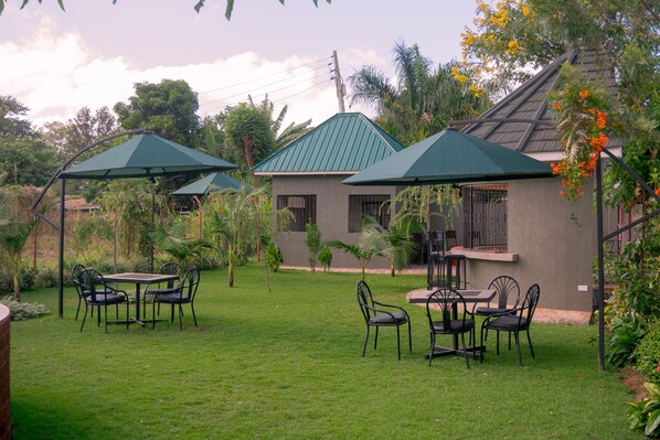 Garden - Lindrin Lodge (Moshi)