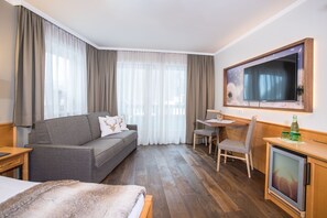 Suite, Seeblick | Zimmersafe, Schreibtisch, kostenloses WLAN, Bettwäsche