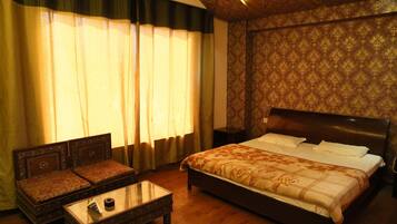 Habitación Deluxe, 1 cama matrimonial, para no fumadores | Escritorio