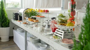 Breakfast buffet - Parkhill Hotel & Apartment (Ho Chi Minh City)