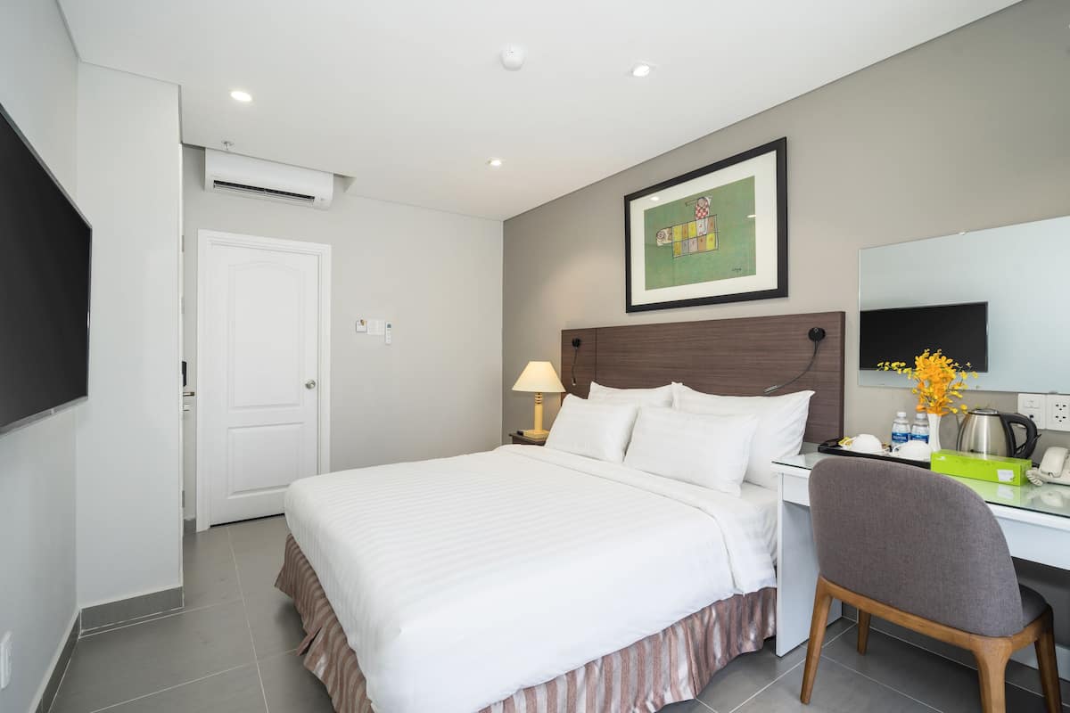 In-room safe, desk, soundproofing, iron/ironing board