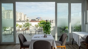 Breakfast area - Parkhill Hotel & Apartment (Ho Chi Minh City)