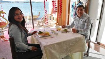 Kamar Quadruple, 2 Tempat Tidur Double | Makan di kamar