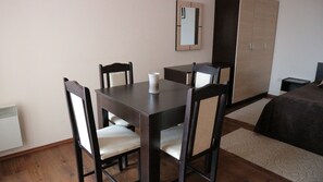Living area - Pirin Palace White Apartments (Bansko)