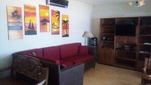 Exclusive House, Non Smoking | Living area | Flat-screen TV - Le petit Québec (Diriamba)