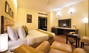 Premium Room | Soundproofing, free WiFi, wheelchair access - Westend Inn (New Delhi)