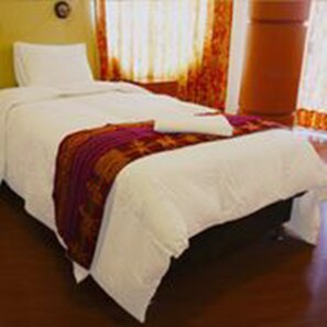 4 bedrooms, in-room safe, desk, free WiFi