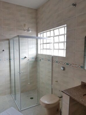 Basic Room, 1 Double Bed, Non Smoking | Bathroom