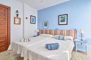 2 室のベッドルーム、アイロン / アイロン台、WiFi (無料)、ベッドシーツ