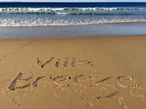 Una playa cerca, toallas de playa