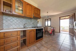 Kühlschrank, Ofen, Herdplatte