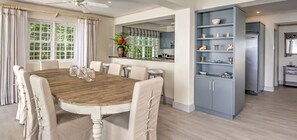 Herdplatte, Geschirrspüler, Kochgeschirr/Geschirr/Besteck