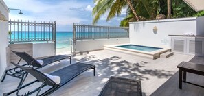 Balcony - Villa Westshore (Weston)