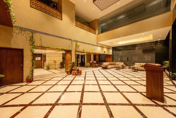 Lobby sitting area - Hotel Preethi International (Mysore)