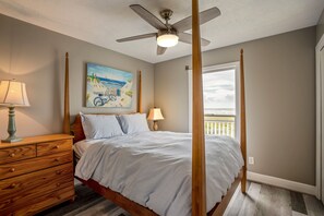 5 bedrooms, iron/ironing board, WiFi, bed sheets