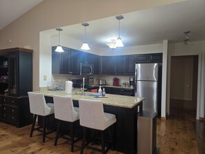 Fridge, microwave, oven, stovetop - Quiet retreat  (Pinetop)