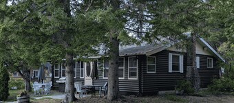Peaceful Lakeside Cottage | Beach + Kayak & Canoe
