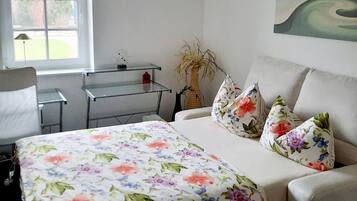 3 Schlafzimmer, Schreibtisch, kostenloses WLAN, BettwÀsche