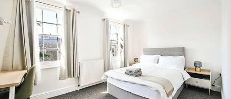 3 bedrooms, desk, iron/ironing board, travel cot