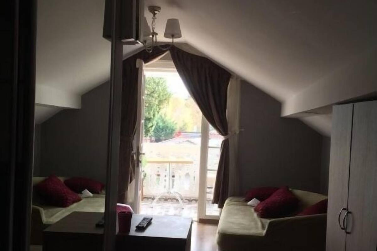 Escrivaninha, Wi-Fi de cortesia, roupa de cama